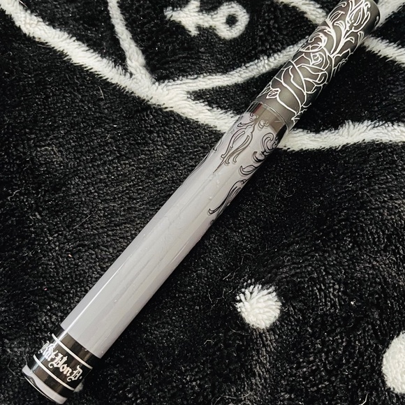 Kat Von D Everlasting Liquid Lipstick Dagger - Picture 2 of 4